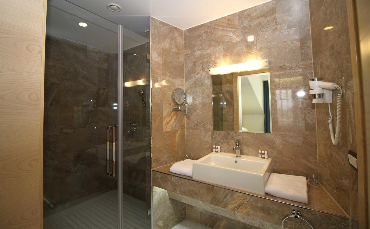 Hotel International Prishtina & Spa Pristina Eksteriør billede