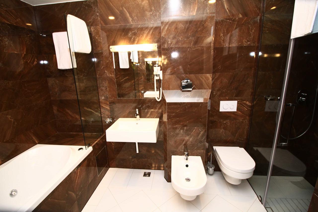Hotel International Prishtina & Spa Pristina Eksteriør billede