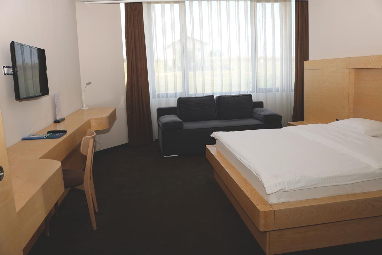 Hotel International Prishtina & Spa Pristina Eksteriør billede