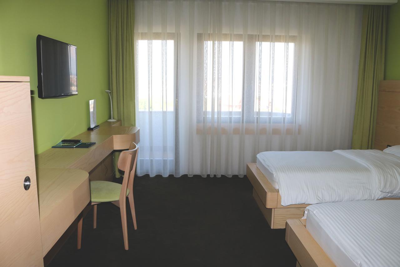Hotel International Prishtina & Spa Pristina Eksteriør billede