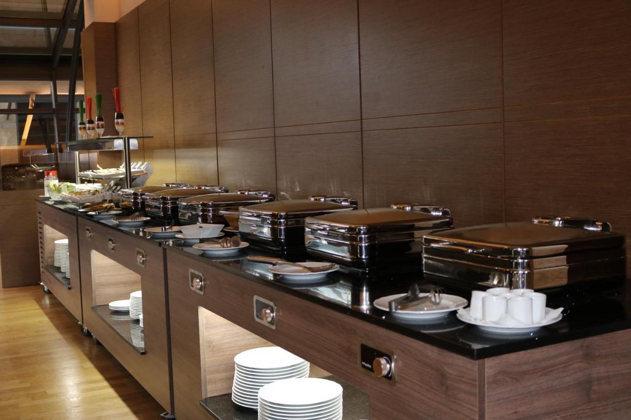 Hotel International Prishtina & Spa Pristina Eksteriør billede