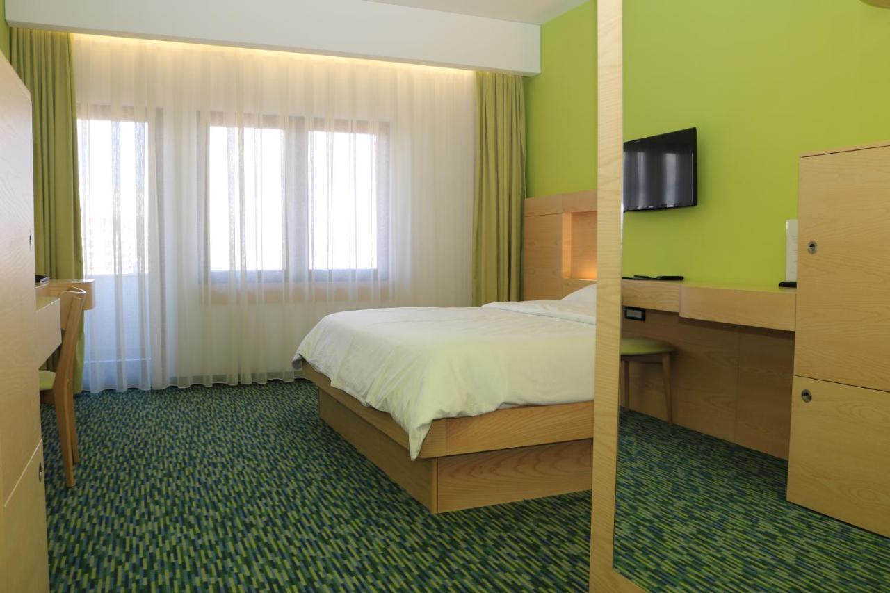 Hotel International Prishtina & Spa Pristina Eksteriør billede